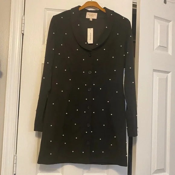 FRANCESCA’S Pearl Mini Dress - Picture 2 of 12